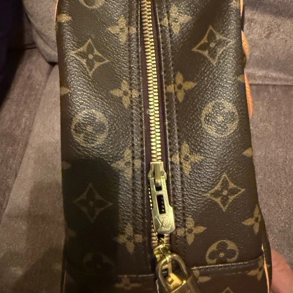 SOLD ****Louis Vuitton Monogram Deauville - Picture 4 of 10